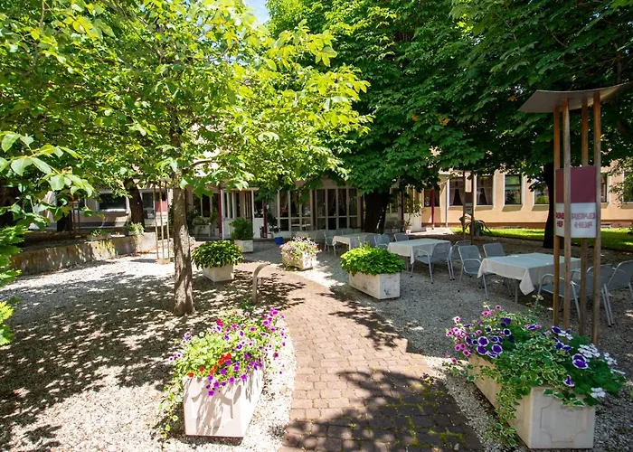 Rokohof Szálloda 3*